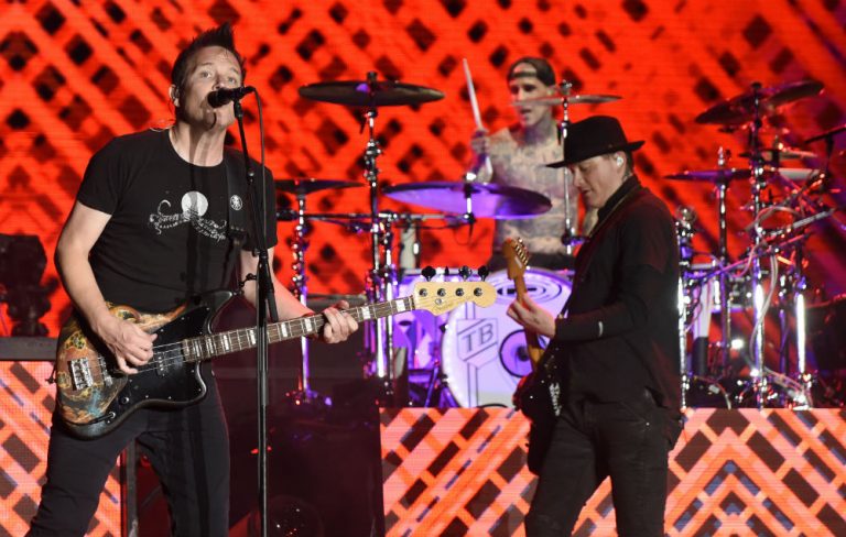 BLINK-182 : Ça bosse dure !