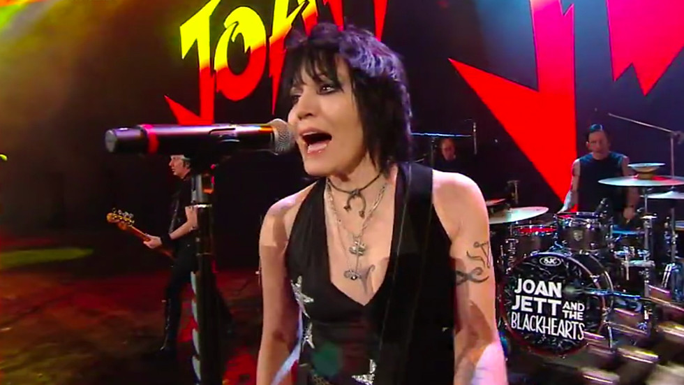JOAN JETT défonce tout à Wrestlemania 35 !!