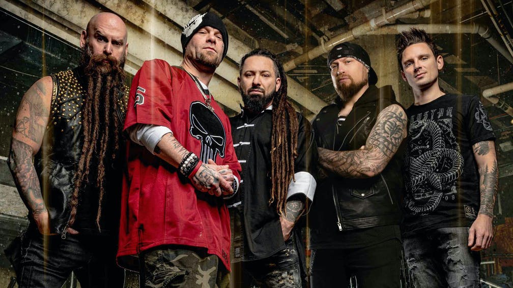 Five Finger Death Punch sort un agrandisseur de pénis