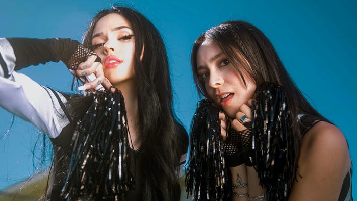 LØLØ et Maggie Lindemann sortent une vidéo