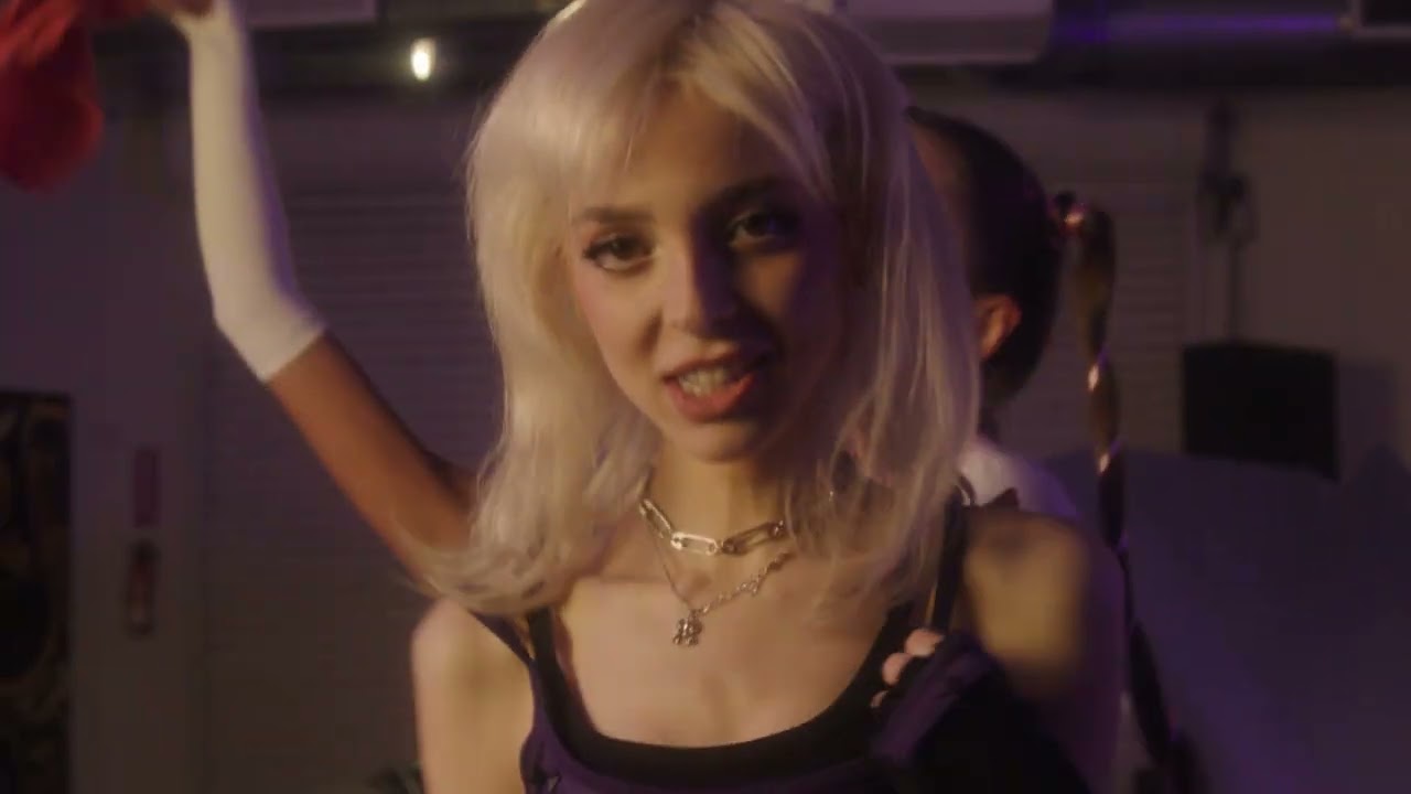 Sophie Powers a sorti une nouvelle chanson avec $atori Zoom
