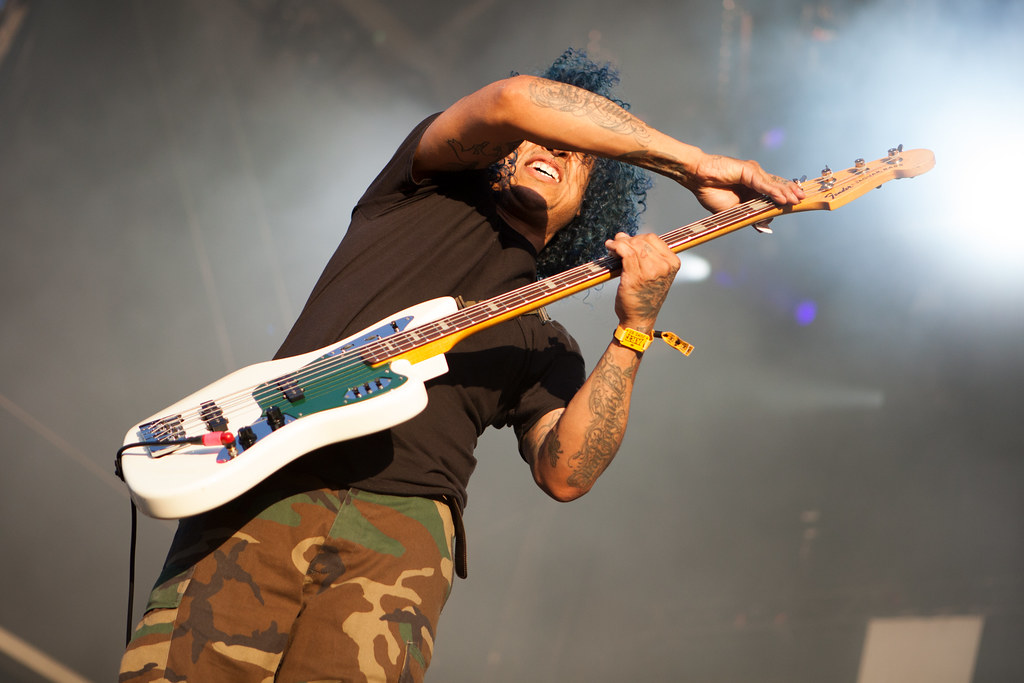 Deftones s’est officiellement séparé du bassiste Ser …