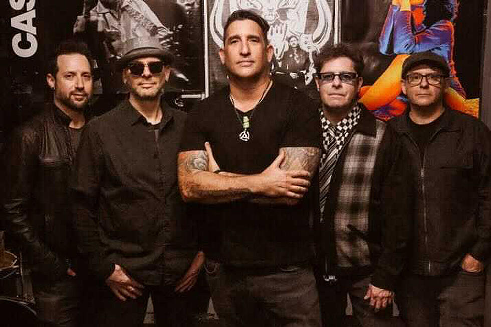 Smash Mouth présente son nouveau chanteur avec une reprise …