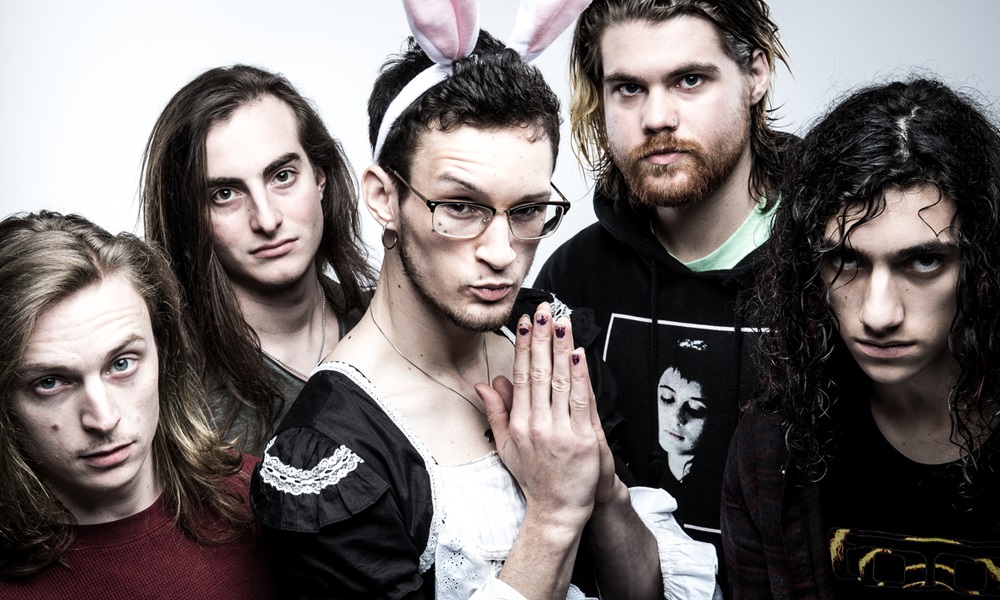 Tallah est de retour avec un single, un jeu et un album