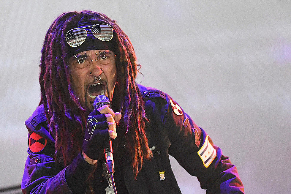 Ministry sort un titre en feat. avec Jello Biafra