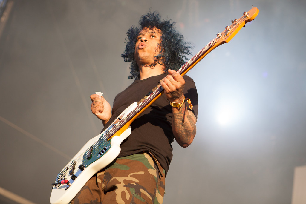 Sergio Vega (ex Deftones) va sortir un titre avec Keith Buck …
