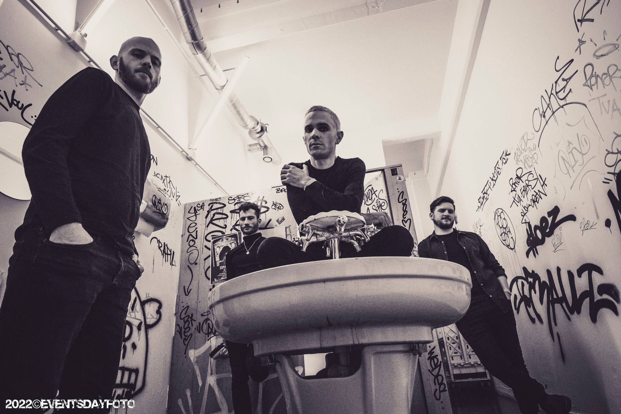USUAL CHRONICLES – 1er clip et single de DIAMOND DOG