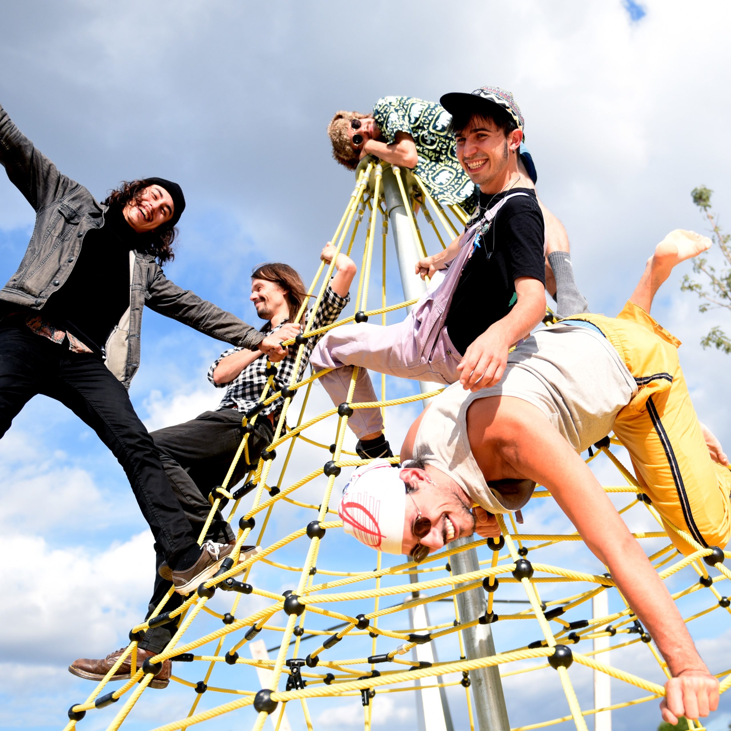 COLORS BAY – Nouveau clip de FREAK IT OUT