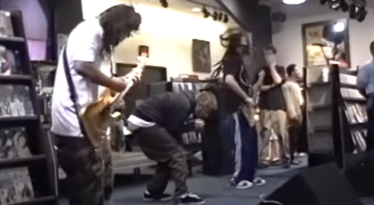 Regardez ce concert complètement fou de DEFTONES en 1996 da …