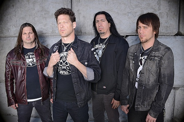 Jason Newsted réunit son groupe metal pour le premier conce …