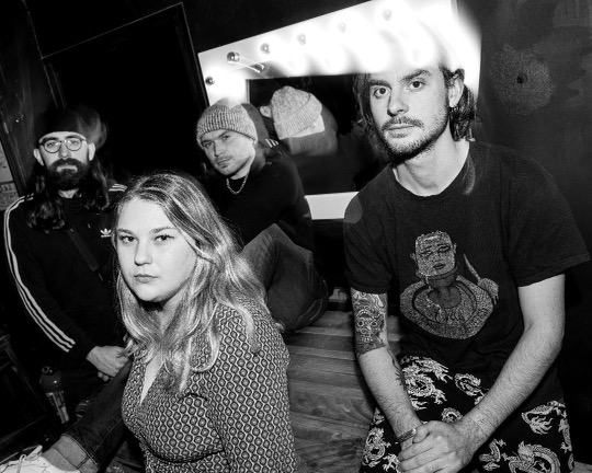 EVERYTHING IS AWESOME – LISATYD titre issu de leur 1er EP …