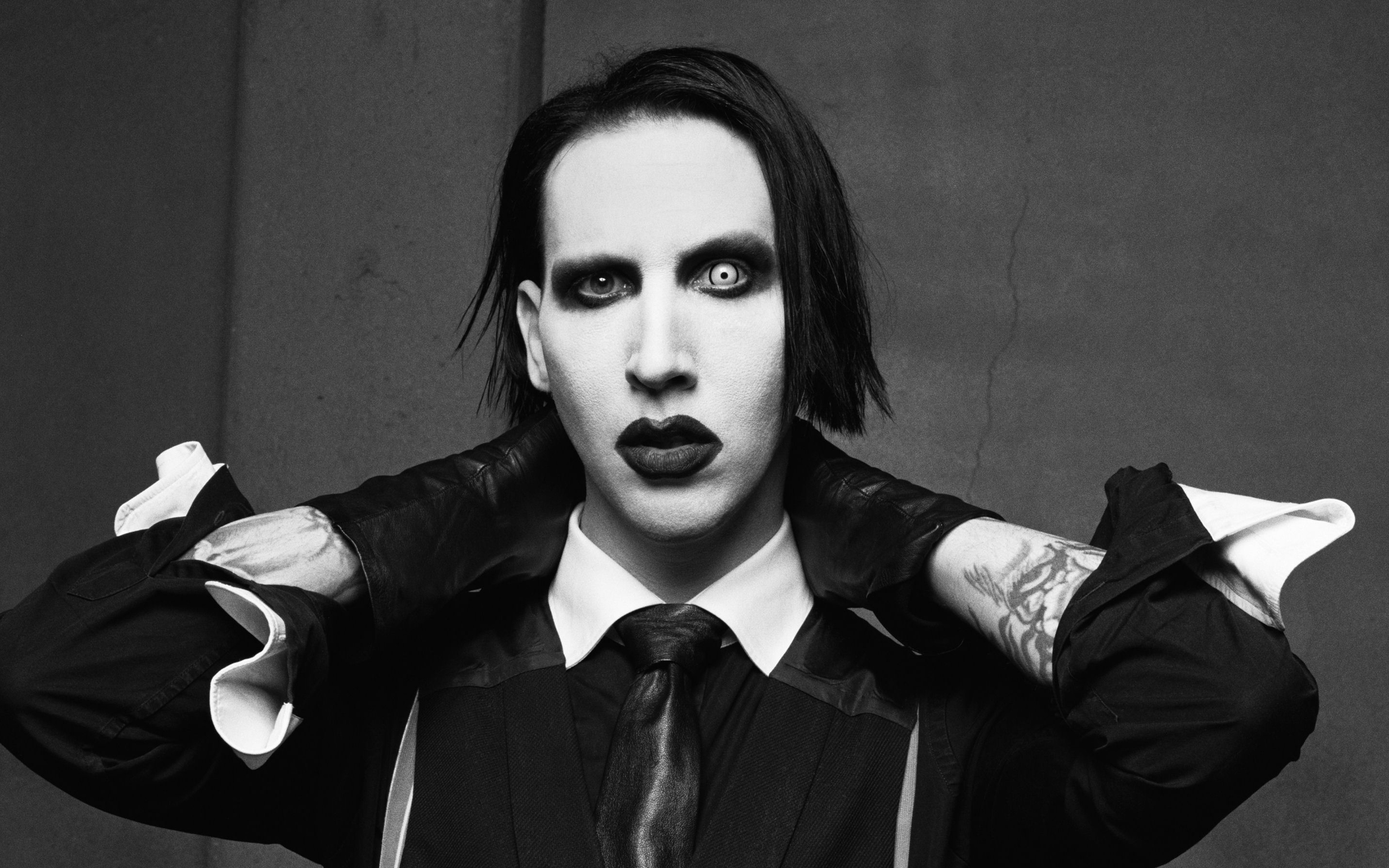 MARILYN MANSON signe un nouveau contrat.