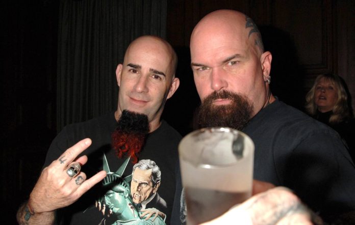 SLAYER : Scott Ian d’Anthrax critique Kerry King pour …