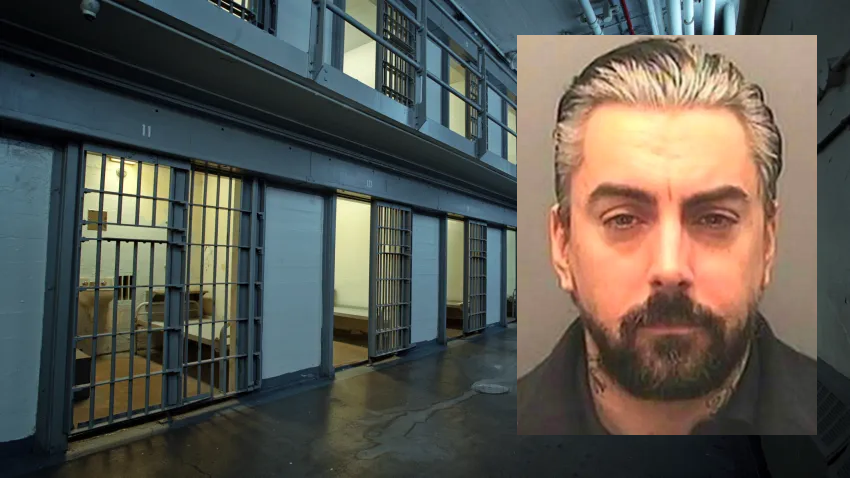IAN WATKINS poignardé…