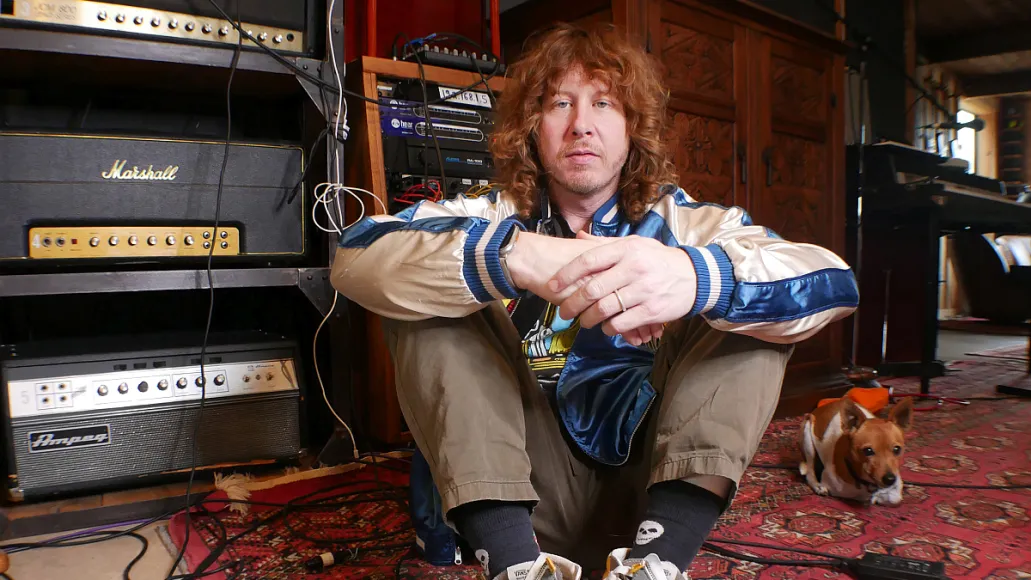 BEN KWELLER dévoile « Cover The Mirrors »