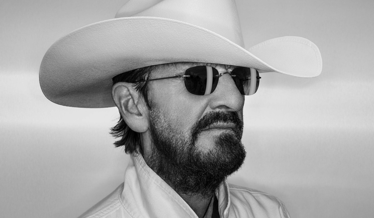 RINGO STARR révèle n’avoir jamais mangé de…